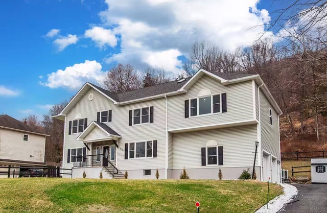 Spacious Vernon retreat home