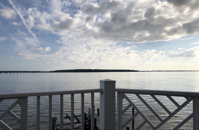 Spacious waterfront/3 Levels/6 BR/5.5Ba/Elevator/4 Decks/Views! 5 stars