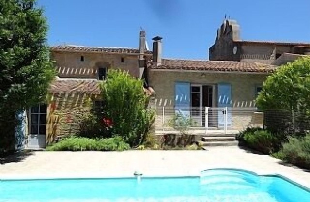 Spacious Well Appointed House With Pool, Sleeps 6 People Comfortably