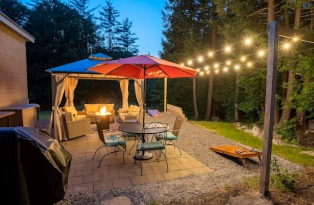 Spacious White Mtns Cabin, Close to Ski Resorts