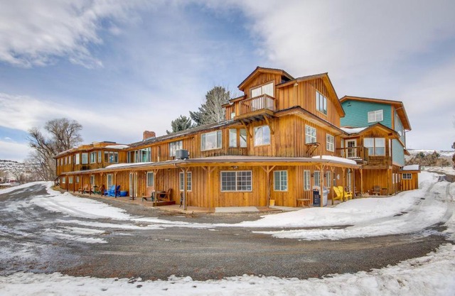 Spacious Yellowstone River Retreat with Trails!