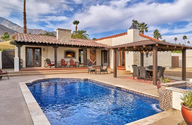 Spanish-California Villa with Detached Casita - Sleeps 6