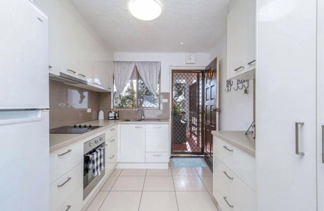 Spanish Villas Unit 6, 3 Skyes Ave, Kings Beach