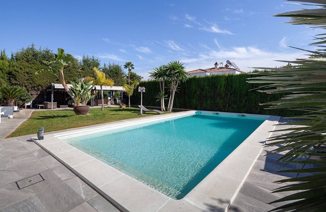 Spectacular villa next to Seville-Sevillarooms