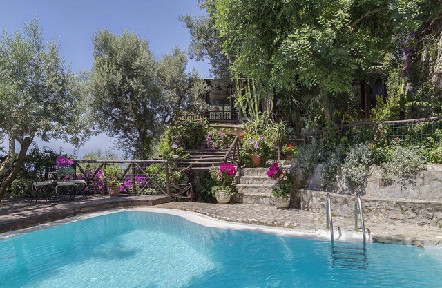 Spectacular 4 bedroom villa with private pool on the Amalfi Coast near Positano