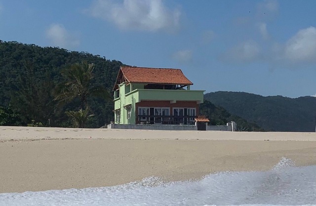 Spectacular ocean front property on a quiet beach one hour from Rio with pool