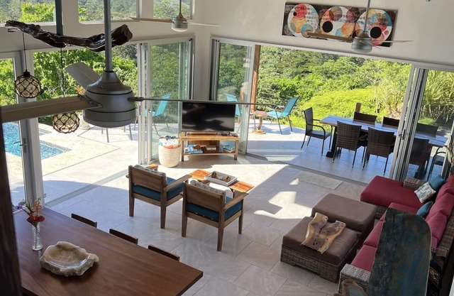 Spectacular Ocean, Sunset and Manuel Antonio Views!