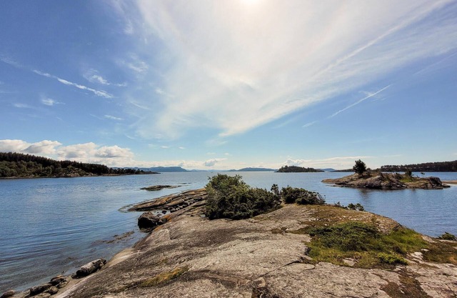 Spend relaxing summer days in this spacious vacation home on the peninsula, Nedstrand.