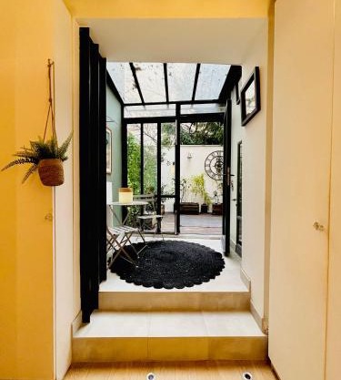 Splendid atypical loft st germain