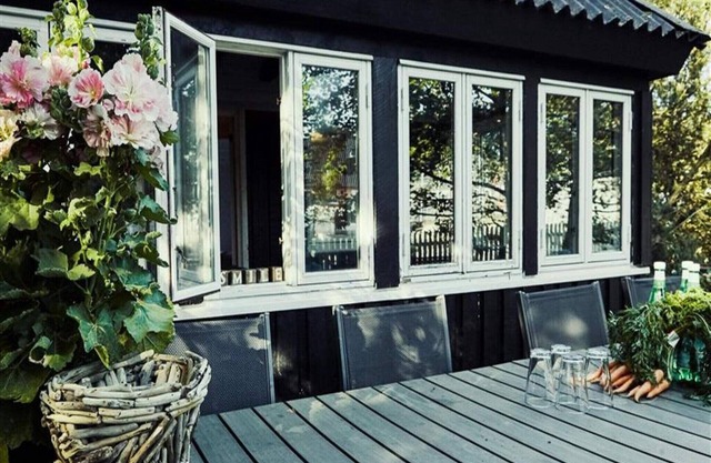 Splendid cabin in camping resort