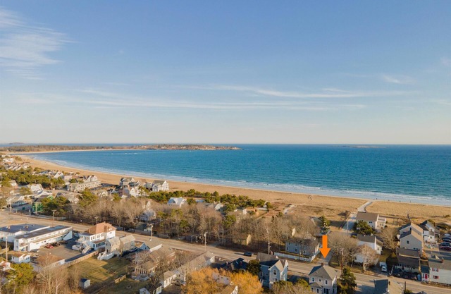 Spread out and breathe across from the beach!