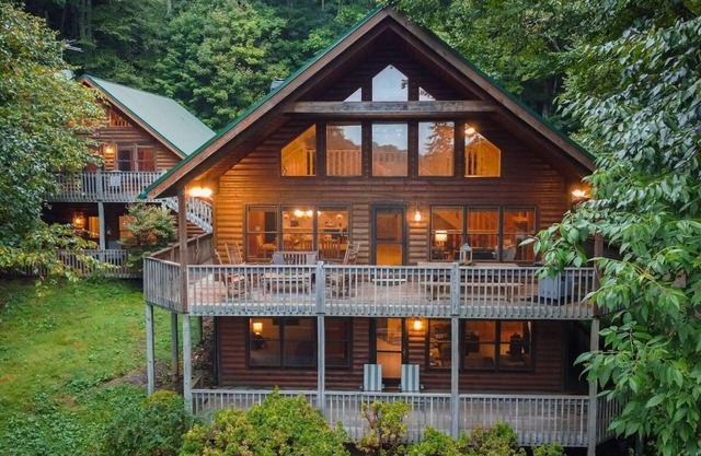 Spring Brook Mountain Retreat + Hot Tub +Sauna+ Fire Pit