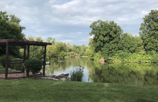 Springport Guesthouse at Lake Lillidel.