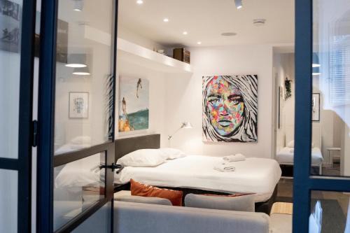 Spui apartment in center