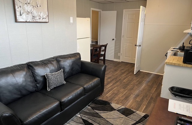 Spurrier Unit 10 Cozy 1 Bedroom 1 Bath Pets Welcome