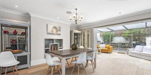 St Johns Wood 3 Bed Executive apartment