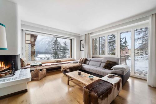 St Moritz 2bedr apt parking lake view