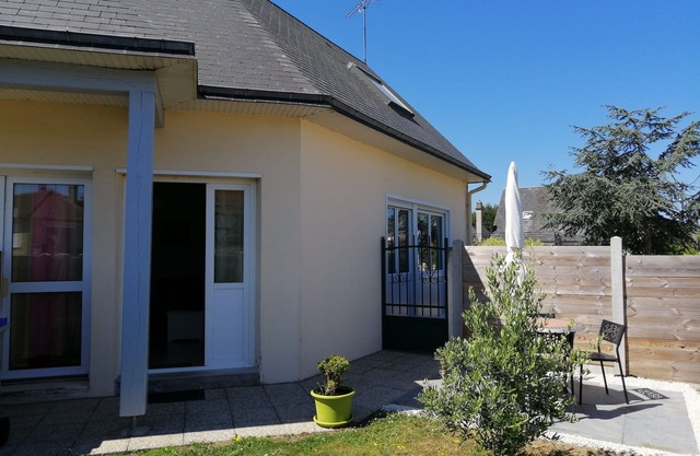 St Pair on sea/Kairon beach house 300 m beach near Granville