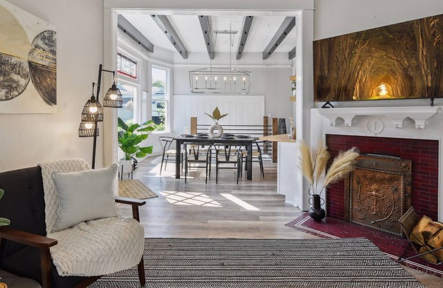 St. Paul Hidden Gem close to the Xcel Center + Airport hosted by Katrina