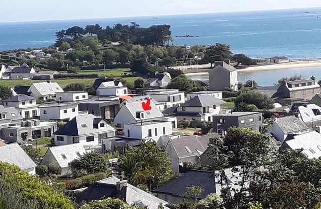 St Pol de Léon, Brittany, rooms for rent + breakfast optional