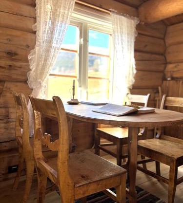 Stallen - koselig lite hus på gårdstun