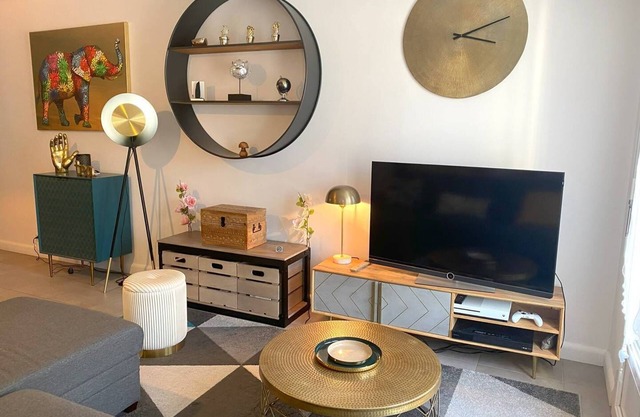 Standing WIFI/Netflix apartment at 200m from the sea in TREGASTEL