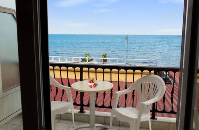 Star Beach Resort - Beachfront Twin Gem