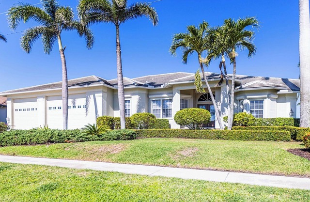 Starfish Ct, 140 in Marco Island