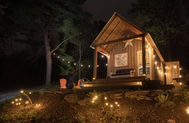 STARWOOD - ROMANTIC - OFF GRID - WINE TRAIL CABIN - Pet Friendly! 4 Seasons