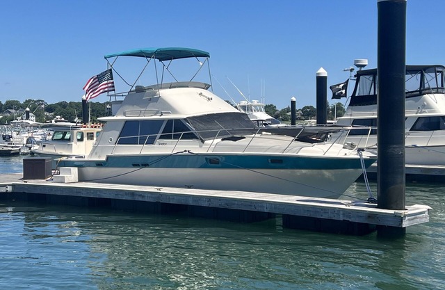 Stay aboard, the "Rita V", our 34 Ft Silverton Convertible Motoryacht