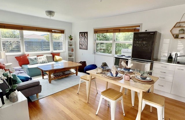 Stay at a 100 y.o. geothermal property in central Rotorua!