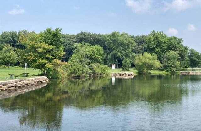 Stay Connected & Explore the Jersey Shore Region with Parking & Swimming Pool!