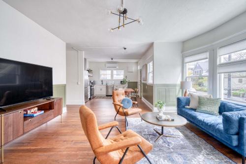 Stay Portland - Renewed Classic Craftsman in SE - 95 WalkScore