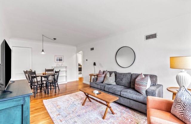 Stay STL*2 Bed House*Dog Friendly*Fenced Yard*W/D