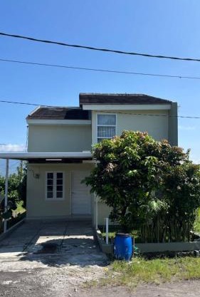 Staycation Asyik di Garut! Rumah Rooftop View Kota