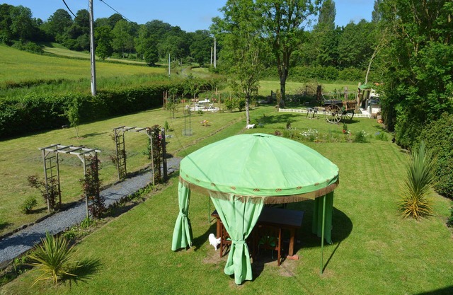 Step back in time at our 1930s/40s decorated 18th Century home