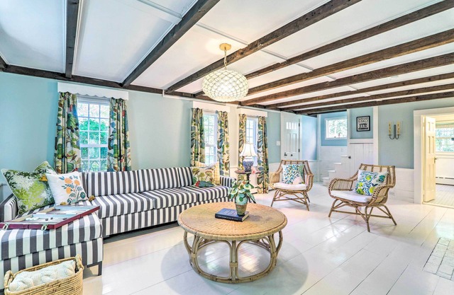 Steps to Dennis Village! 'The Blue Scallop' Home