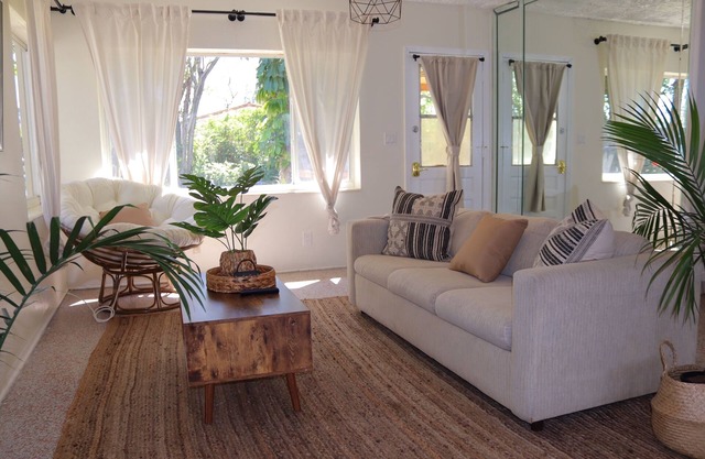 Steps to the Beach 3 Bdr/2 kitchens, great backyard!