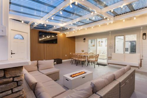 Steps to the Beach Firepit Patio Long-Term Sunset Beach Stay Coastal Cove