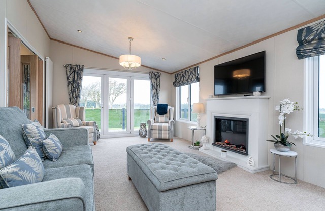 Stewarts Resort Lodge 18 - a lodge that sleeps 6 guests in 2 bedrooms