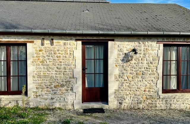 Stone country house 10min from the landing beaches Omaha Beach