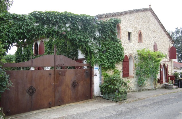 Stone country house with swimming pool for 10/12 people