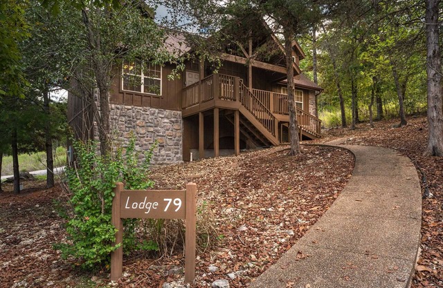 StoneBridge Gated Resort-"Four Acorns Lodge" Quiet w/Great Parking and close to SDC - Lodge #79