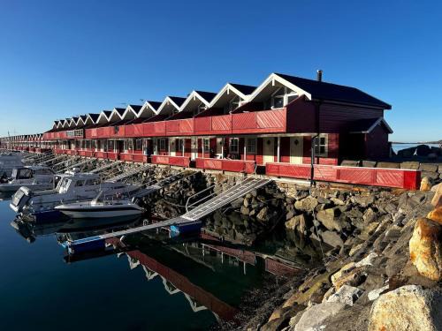 Stort Idyllisk sjøhus i naturskjønne omgivelser