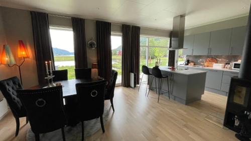 Strandhus i idylliske omgivelser