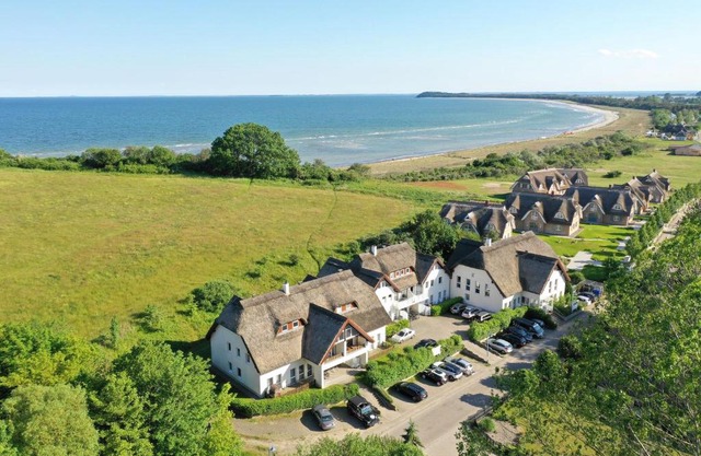 strandnah mit Balkon, gratis Nutzung vom AHOI Erlebnisbad und Sauna in Sellin - Strandhaus Mönchgut FeWo21