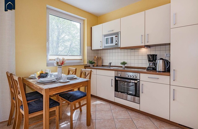 Strandnahe Ferienwohnung mit Balkon und Parkplatz