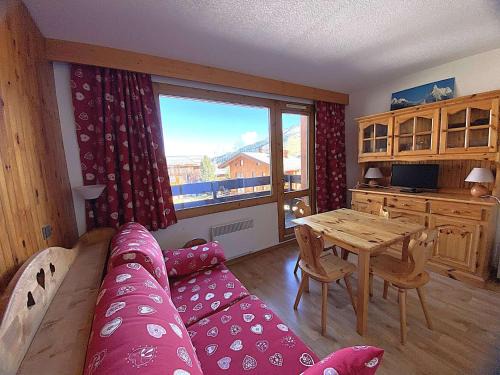 Studette pour 2 personnes à Méribel Mottaret, au pied des pistes - FR-1-411-465