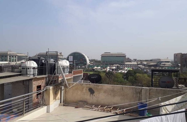 Studio apartment overlooking Select City Walk Mall