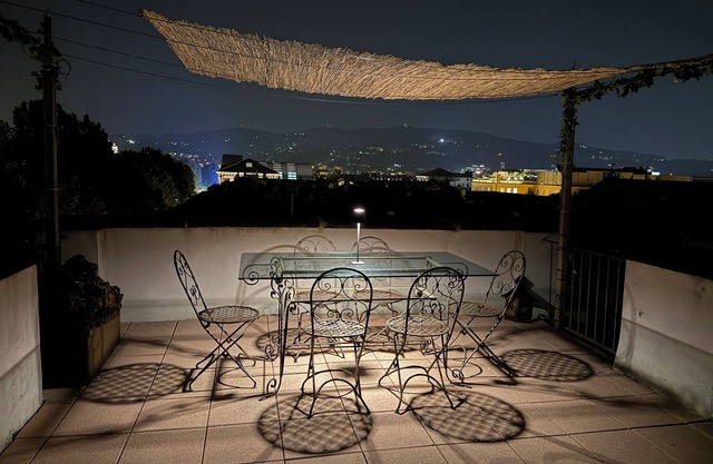 studio apartment with terrace to 360 ° of the city